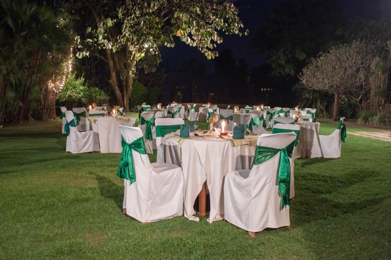 Pride Sun Village Resort & Spa Baga Exterior foto