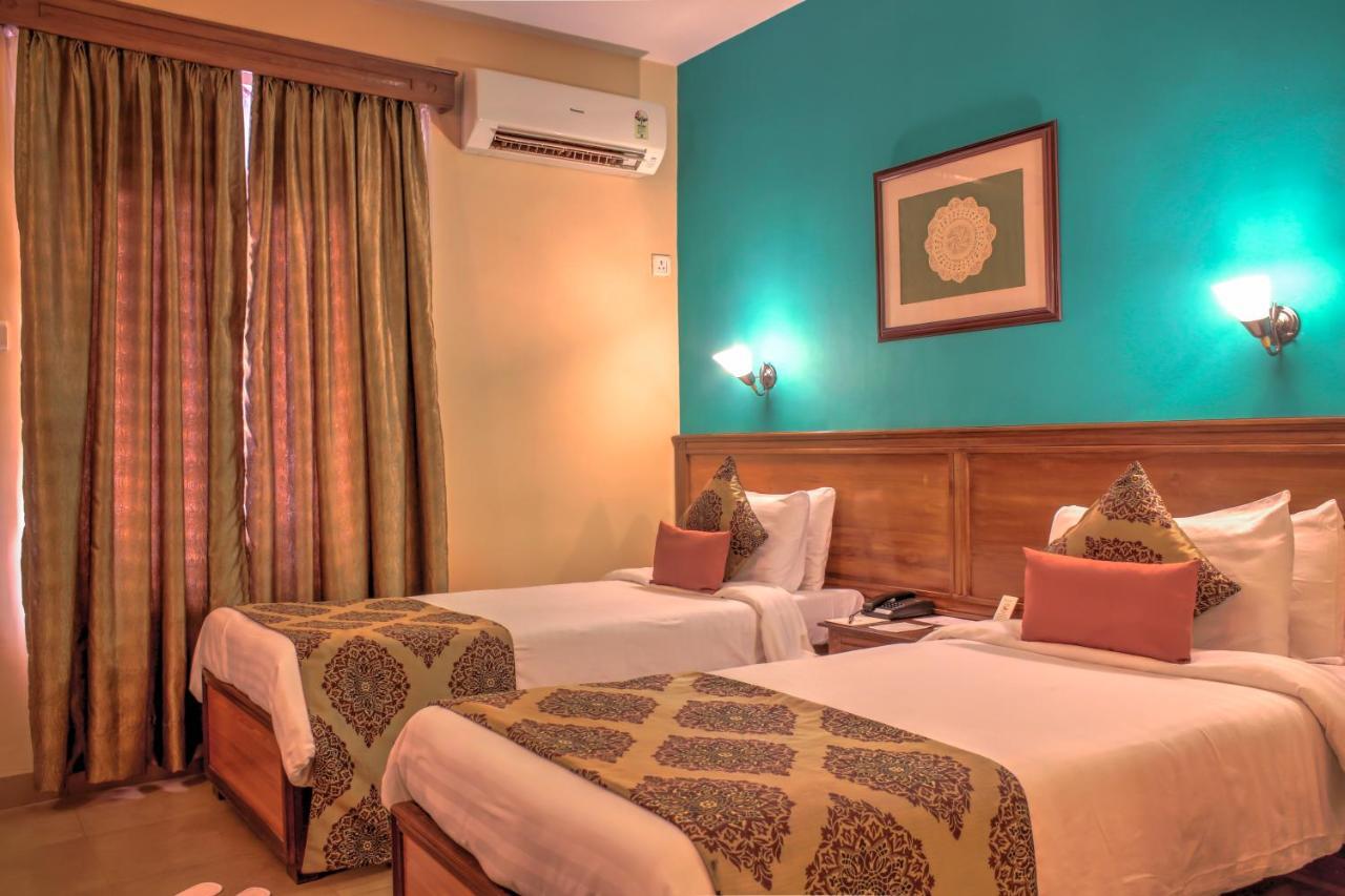 Pride Sun Village Resort & Spa Baga Exterior foto