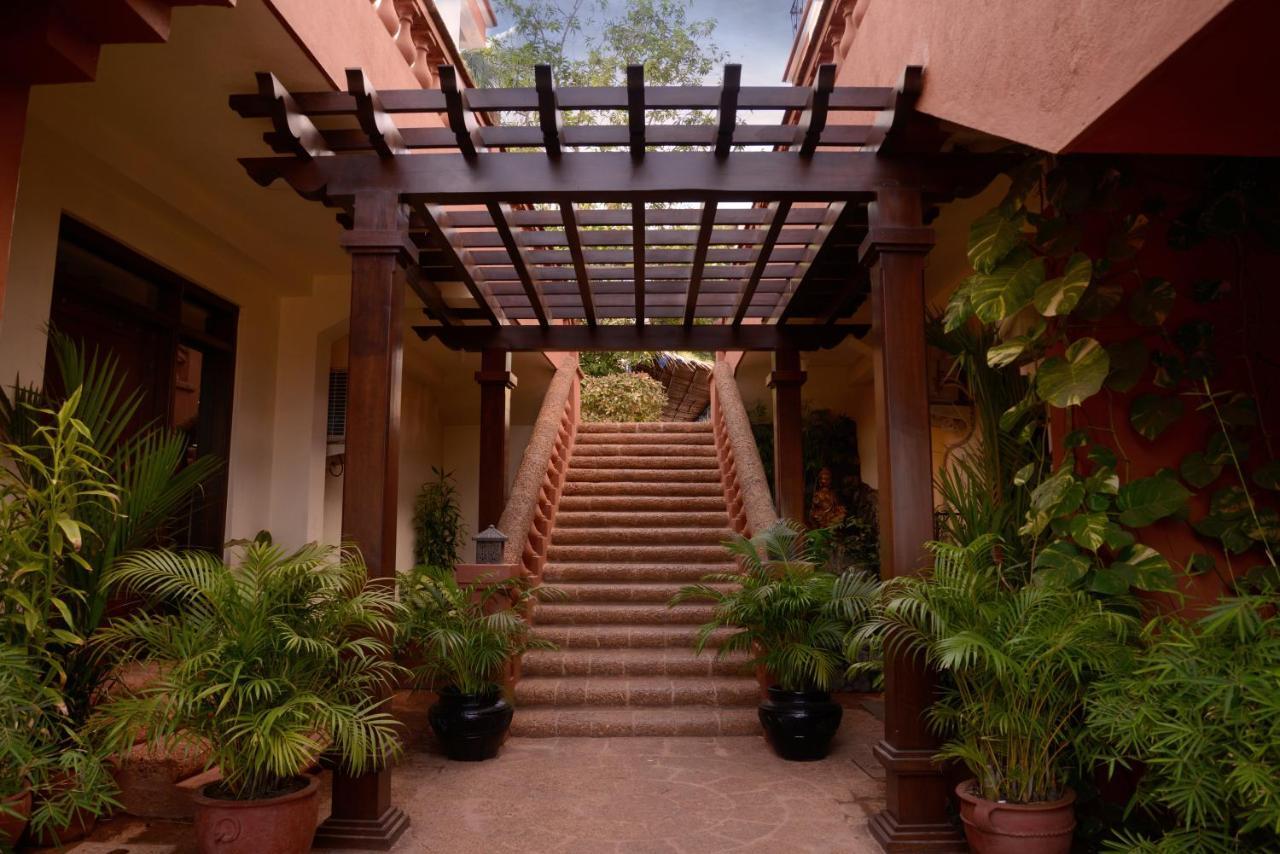 Pride Sun Village Resort & Spa Baga Exterior foto